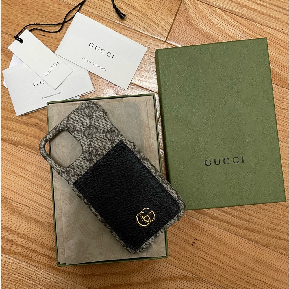 BNIB Gucci IPhone 12 case with 2 card slots